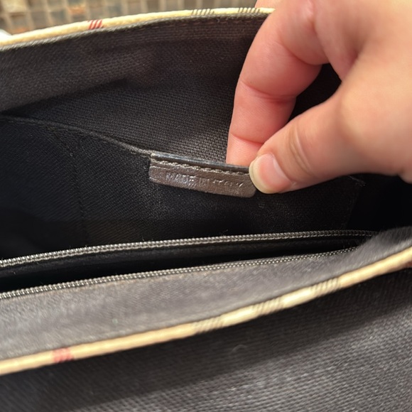 Burberry Brown Crossbody Bag with Plaid Pattern and Structured Shape - Picture 9 of 10